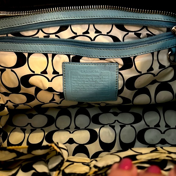 Coach bag gently worn see pics - Picture 3 of 5